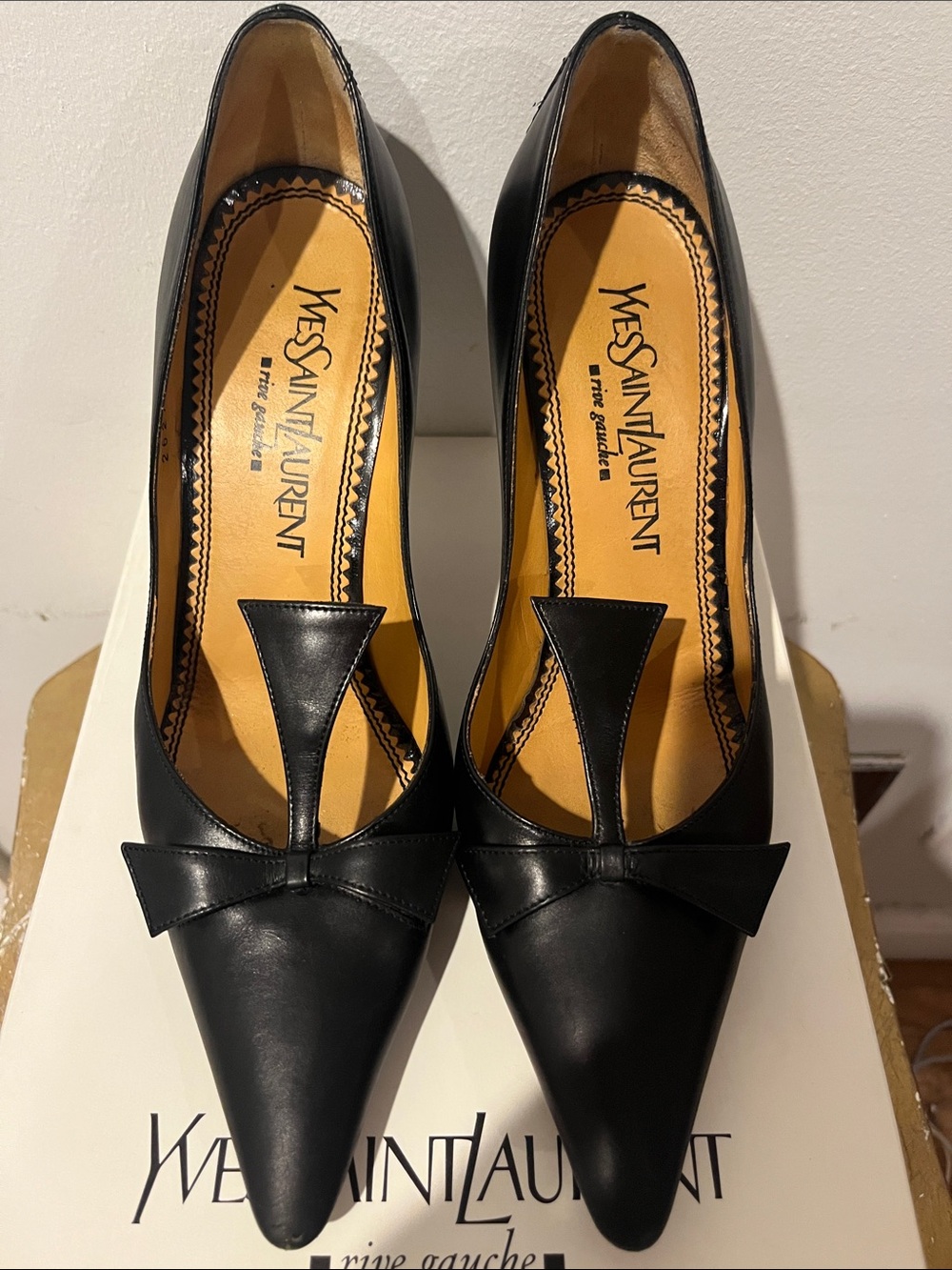 Yves Saint Laurent Black Leather Pointed Bow Pumps